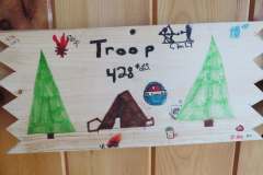 Troop 428 plaque from 2021 at Camp Hinds Located in the dining hall.